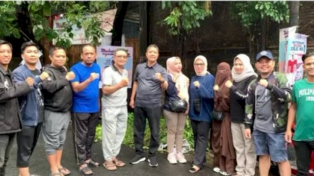 Sabtu Bersih Kesbangpol Kota Makassar di Jalan Karantina