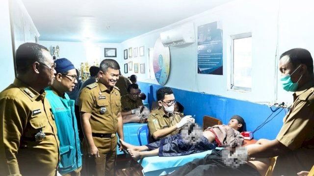 Camat Mamajang Resmi Membuka Kegiatan Khitanan Massal dan Donor Darah