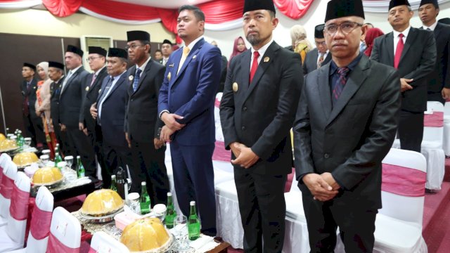 Pjs Wali Kota Makassar, Andi Arwin Azis, hadir dalam Rapat Paripurna Pengucapan Sumpah Pimpinan DPRD Provinsi Sulawesi Selatan di Gedung DPRD Sulsel, Kamis (31/10/2024).