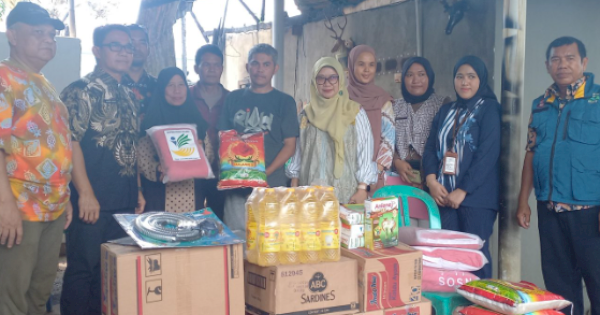 Dinsos Makassar Berikan Bantuan Pangan untuk Korban Kebakaran di Rappocini