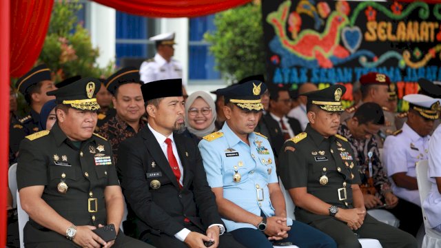 Pjs Wali Kota Makassar, Andi Arwin Azis, menghadiri Upacara Serah Terima Jabatan (Sertijab) Komandan Lantamal VI di Mako Lantamal VI, Rabu (20/11/2024).