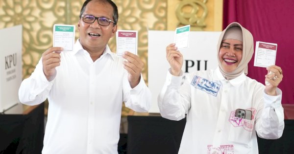 Wali Kota Makassar Salurkan Hak Pilih di TPS 001 Maricayya Selatan