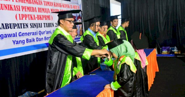 Pemkab Sinjai Dukung Program Pembinaan Santri dengan Wisuda Al-Qur’an XIX