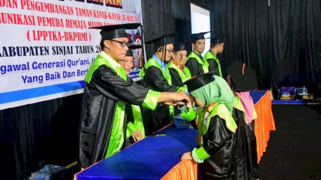 Pemkab Sinjai Dukung Program Pembinaan Santri dengan Wisuda Al-Qur’an XIX