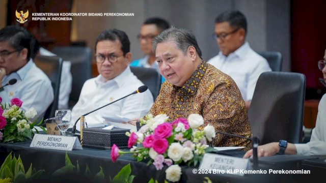 Menteri Koordinator Bidang Perekonomian Airlangga Hartarto menyampaikan kebijakan insentif fiskal 2025 untuk atasi kenaikan PPN 12 persen ||x@PerekonomianRI