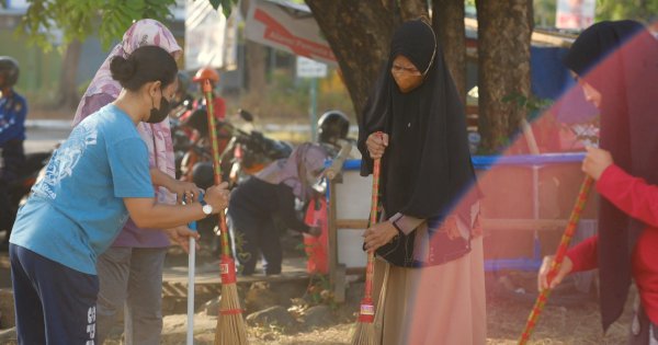 Diskominfo Makassar Ikut Sukseskan Sabtu Bersih di Jalan Perintis Kemerdekaan