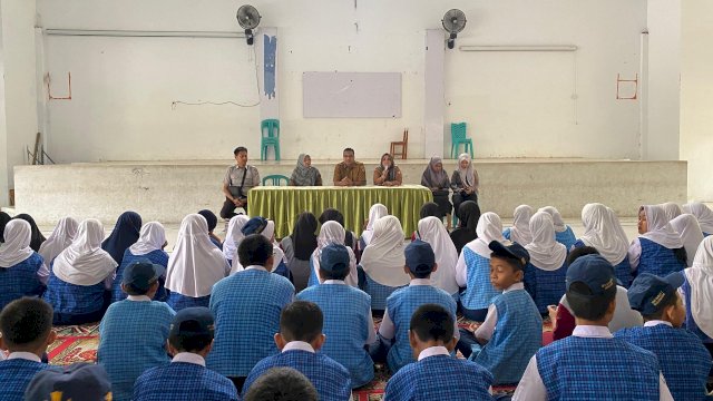 Diskominfo Makassar Lanjutkan Program Edukasi Digital di SMP Negeri 7 Makassar