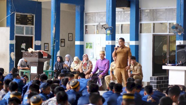 Diskominfo Makassar Gelar Edukasi Digital di SMP Negeri 6 Makassar&nbsp;