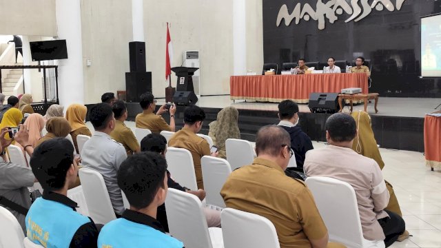 Diskominfo Kota Makassar mengadakan kegiatan Koordinasi dan Sinkronisasi Pengumpulan, Pengolahan, dan Diseminasi Data Statistik Sektoral di Baruga Anging Mammiri, Selasa (03/12/2024).