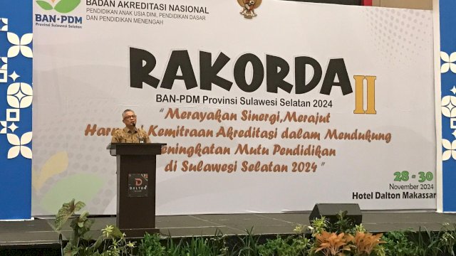 Ketua BAN-PDM Provinsi Sulawesi Selatan, Dr. Abdi, M.Pd., secara resmi menutup Rakorda II BAN-PDM Prov Sulsel di Hotel Dalton Makassar, Sabtu (30/11/2024).