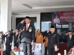 Upacara Hari Pahlawan dan HKN, Pj Bupati Sinjai Serahkan Penghargaan untuk Veteran