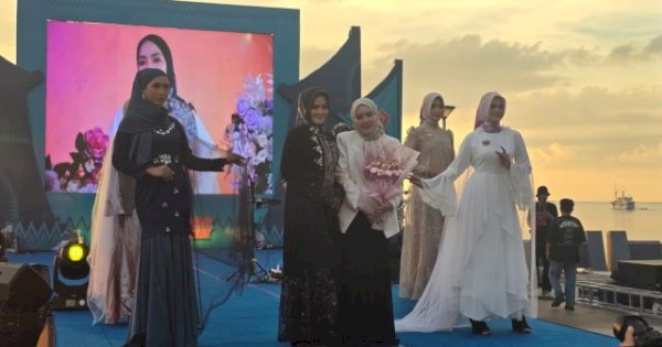 Dispar Makassar Gelar Clothing Day 2024, Gandeng World Of Chayra Tampilkan Hijab Bergambar Pinisi Hingga Rotterdam