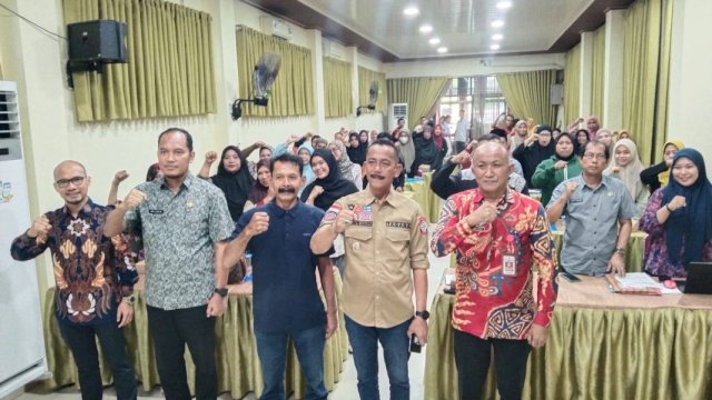 Pj Bupati Sinjai Andi Jefrianto Asapa menghadiri Bimbingan Sosial kepada keluarga PPKS di Hotel Grand Rofina Sinjai ||Ist 