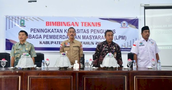 Pj Bupati Sinjai Buka Bimtek Pengurus LPM