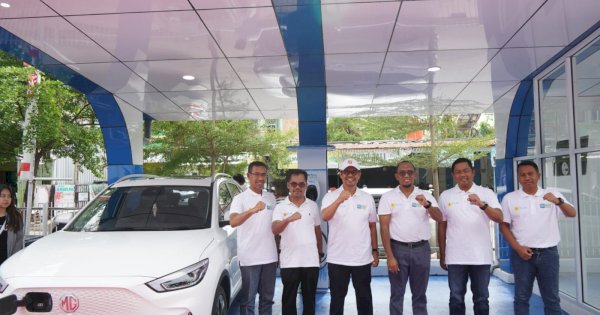 PLN Resmikan SPKLU dan Gelar Konvoi Kendaraan Listrik di Bulukumba