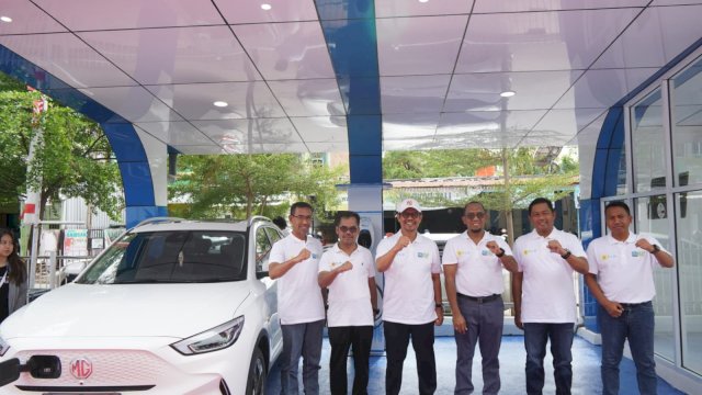 PLN Resmikan SPKLU dan Gelar Konvoi Kendaraan Listrik di Bulukumba