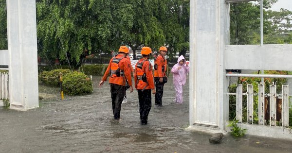 Rumah Sakit Faisal Terendam Banjir, Pasien Dievakuasi