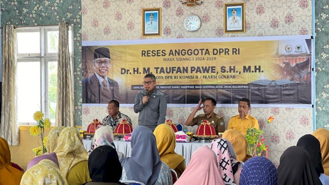 TP Reses Perdana di Pangkep, Warga Berterima Kasih Didatangi Langsung Anggota DPR RI