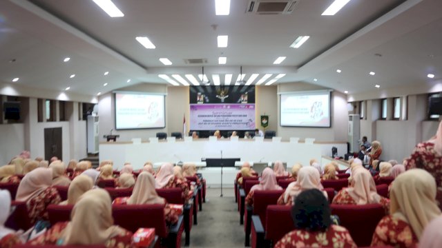 Hari Ibu, DWP Kota Makassar Gelar Seminar Kesehatan Mental Ibu dan Pengasuhan Positif Bagi Anak