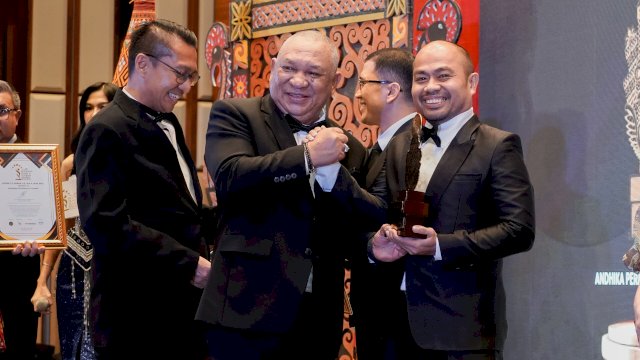 Disaksikan Menteri Pariwisata, Kadis Pariwisata Makassar Roem Raih Penghargaan &#8216;Top Hospitality Leader&#8217;