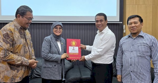 Mentan Amran Peroleh Kenaikan Pangkat Lektor Kepala Universitas Hasanuddin