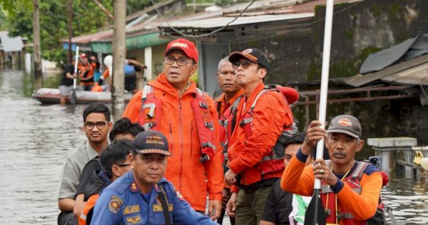 Wali Kota Danny Pomanto Turun Langsung Pantau Korban Terdampak Banjir di Makassar 