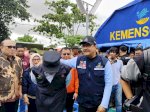 Mensos Saifullah Yusuf Tinjau Banjir di Makassar, Alokasikan Rp1,2 Miliar untuk Bantuan