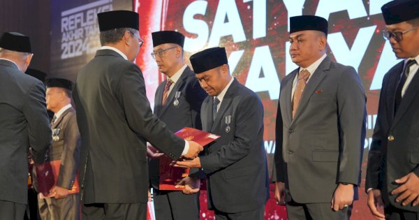 Kadispar Makassar Muhammad Roem diganjar Penghargaan Satyalancana Karya Satya oleh Presiden RI