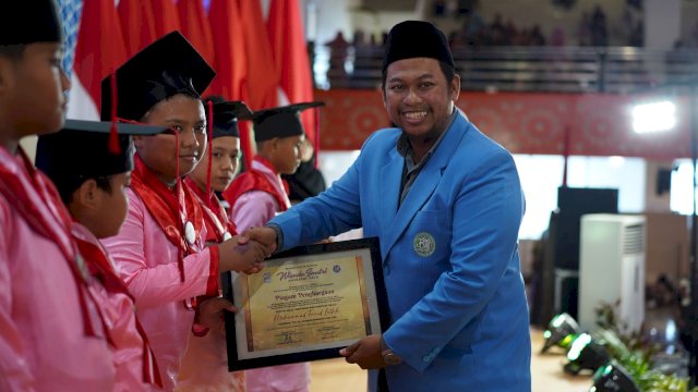 Lulus Ujian Hafalan, 997 Santri TPA Unit Binaan BKPRMI Makassar Ikuti Wisuda