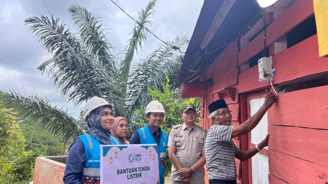 Wujudkan Energi Berkeadilan, PLN Hadir Terangi Dusun Terpencil di Palopo