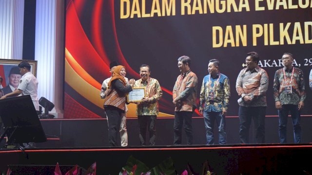 KPU Sulsel Raih Dua Penghargaan di Akhir Tahun 2024