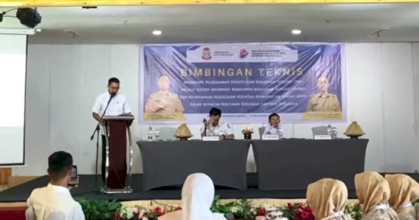 Kepala DPMPTSP Kota Makassar Buka Bimtek Mekanisme Pelaksanaan PBG