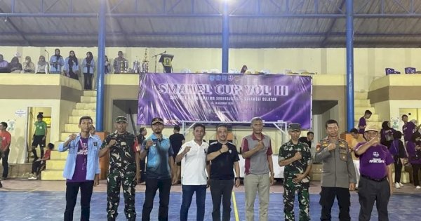 Wakili Pj Bupati, Kadispora Sinjai Buka Turnamen Futsal Smanel Cup Vol 3