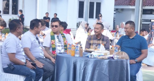 Pj. Bupati Sinjai Sambut Touring JKOC dengan Aksi Sosial