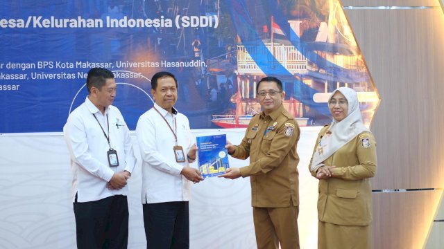 Asisten I Bidang Pemerintahan dan Kesejahteraan Rakyat Sekretariat Daerah Kota Makassar, Andi Muh Yasir, secara resmi mencanangkan program Satu Data Desa/Kelurahan Indonesia (SDDI) 2024 di kantor Badan Pusat Statistik (BPS) Provinsi Sulawesi Selatan, Selasa (26/11/2024).
