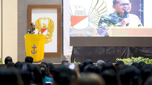 Wali Kota Makassar, Moh Ramdhan Pomanto, menyampaikan sambutan hangat dalam Perayaan Natal Bersama Klasis Makassar di Balai Prajurit Jenderal M. Jusuf, Jumat (06/12/2024).