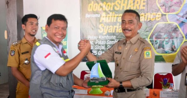 Pj. Bupati Sinjai Resmikan Layanan Medis Gratis RSA di Pulau Sembilan