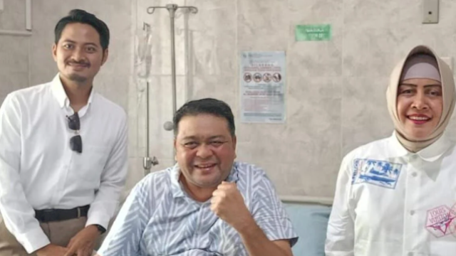 Wali Kota Makassar Kunjungi Plt Kepala DPPKB yang Sedang Dirawat di Rumah Sakit