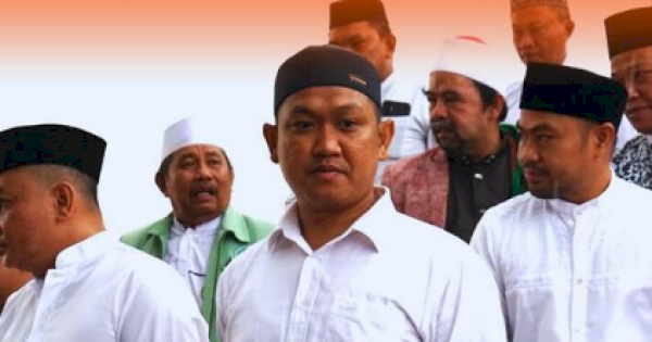 Camat Bontoala Hadiri Sholat Subuh Berjamaah di Anjungan Pantai Losari
