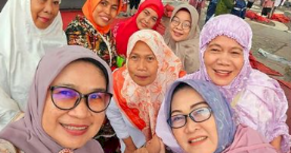 Kadis Sosial Makassar Hadiri Gerakan Sholat Subuh Berjamaah di Pantai Losari