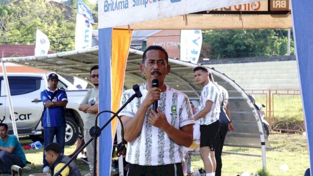 Pj Bupati Sinjai Andi Jefrianto Asapa membuka turnamen sepak bola BRI Friendly Match ||Ist 
