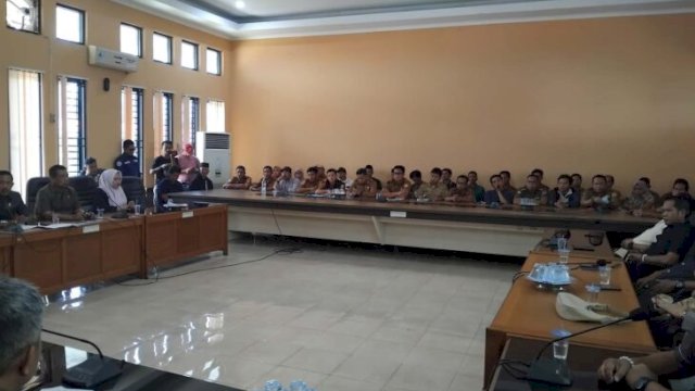 PJ Sekda Sinjai Hadiri RDP Gabungan DPRD Sinjai Bahas Pengakuan Masyarakat Adat