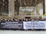Geger ASN Demo di Kemendiktisaintek: Dipenuhi Karangan Bunga #LawanMenteriDzalim