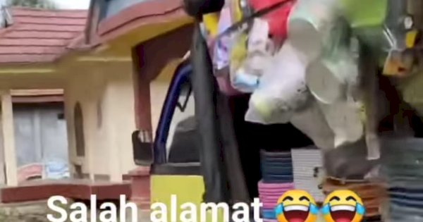 Pedagang Perabot di Toraja Undang Gelak Tawa Netizen: Masuk ke Lokasi Pemakaman Modern