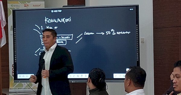 Legislator RI Deng Ical Isi Materi Upgrading Patelki Sulsel, Beri Masukan Manfaatkan Momentum