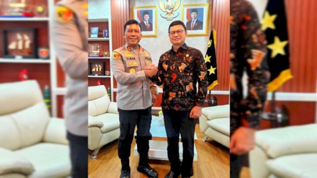 Kapolda Sulsel dan Kepala BPOM Taruna Ikrar membahas strategi pengawasan kosmetik ilegal di Markas Polda Sulsel, Makassar ||handover 