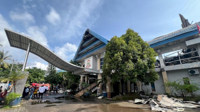 Tim Labfor Sulsel Temukan Bukti Baru Kebakaran Kantor Disdik Makassar