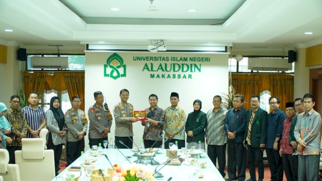 Rektor, Prof. H. Hamdan Juhannis, menerima Kunjungan Silaturahmi Kapolrestabes Makassar, Kombes Pol Arya Perdana, Foto: Dok HN.