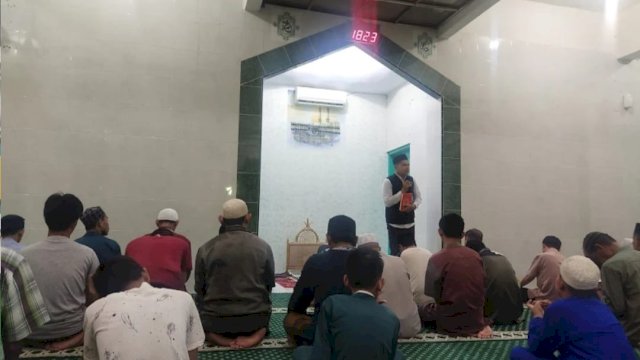 Peringatan Isra Miraj di Masjid Babussalam, Veteran Selatan, Senin (27/1). ANDI RASIKAH/PPL