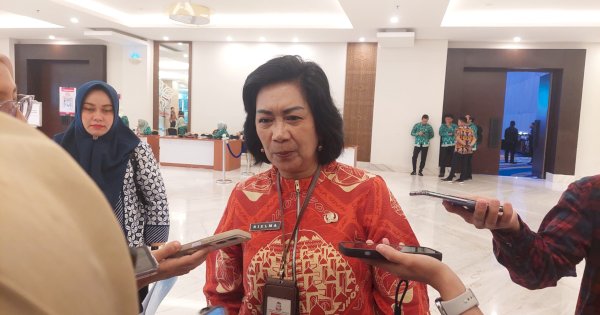 Bakal Bagikan 12.870 Tumbler untuk Siswa, Nielma: Hemat dan Jaga Lingkungan